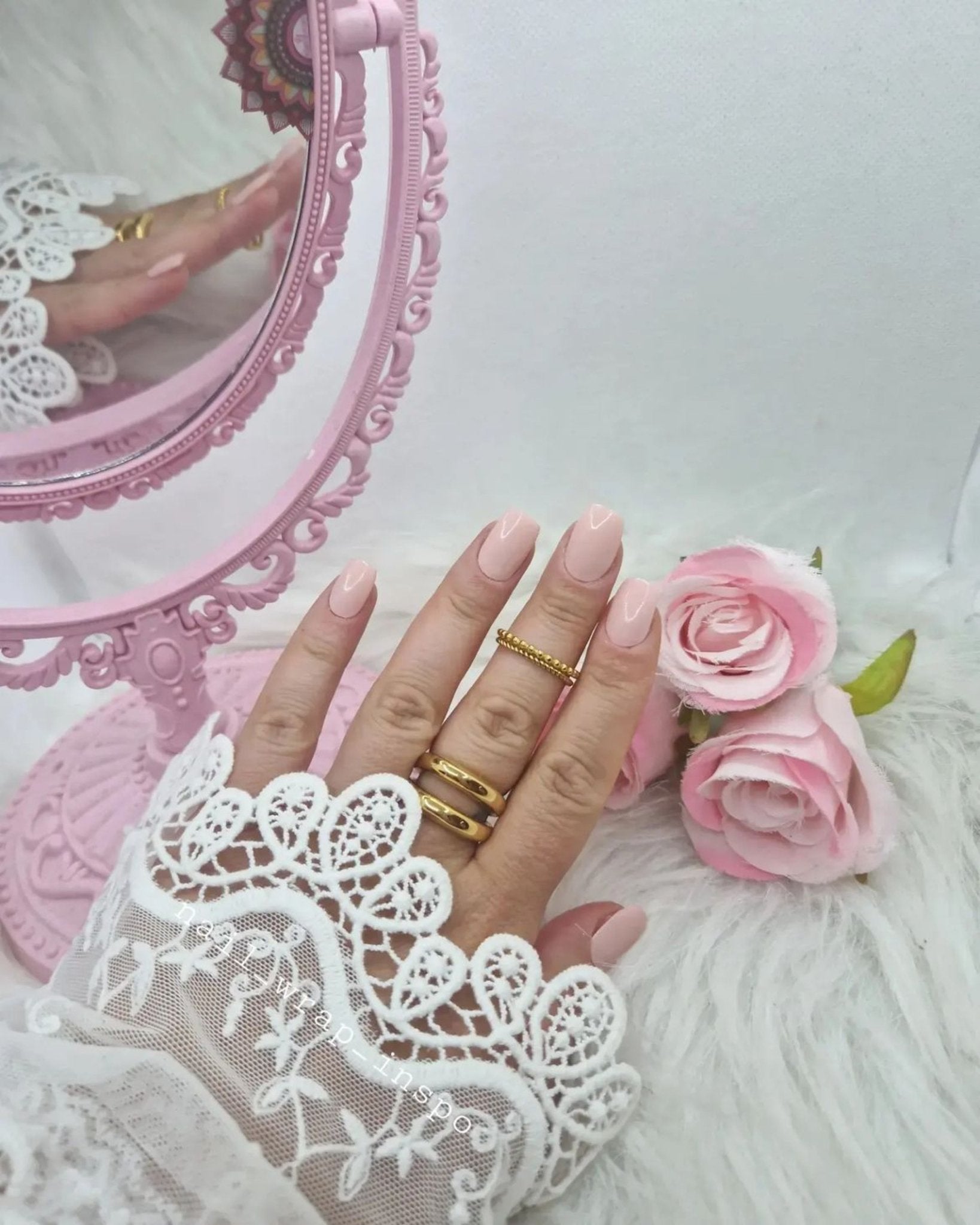 Der Einfluss von UV-Nägeln auf die Beauty-Branche: Trends, Techniken und Pflegetipps - NAILUXE