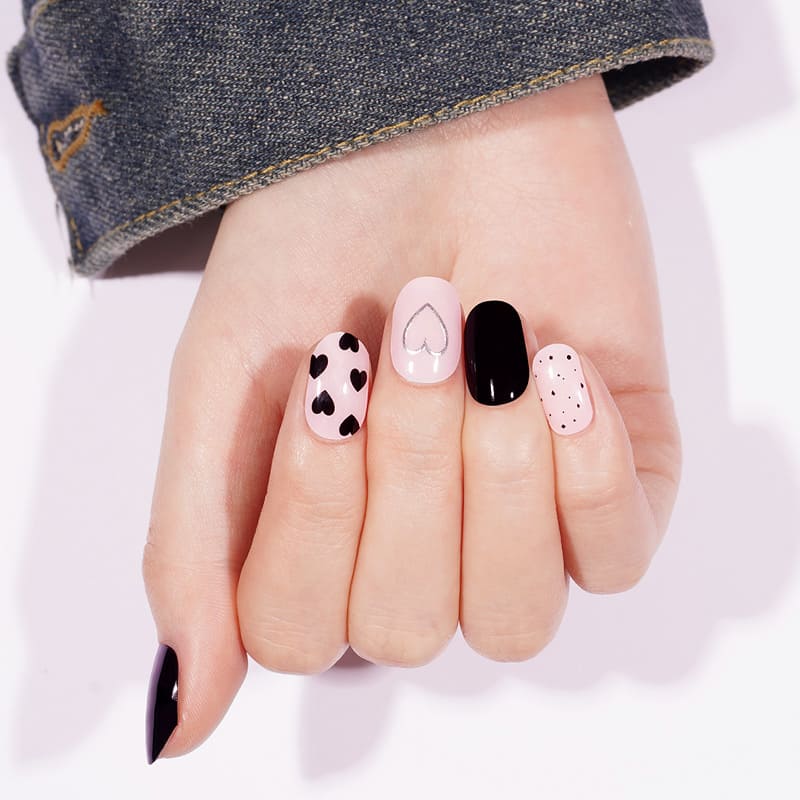 BLACK HEARTS - UV GEL STRIPS