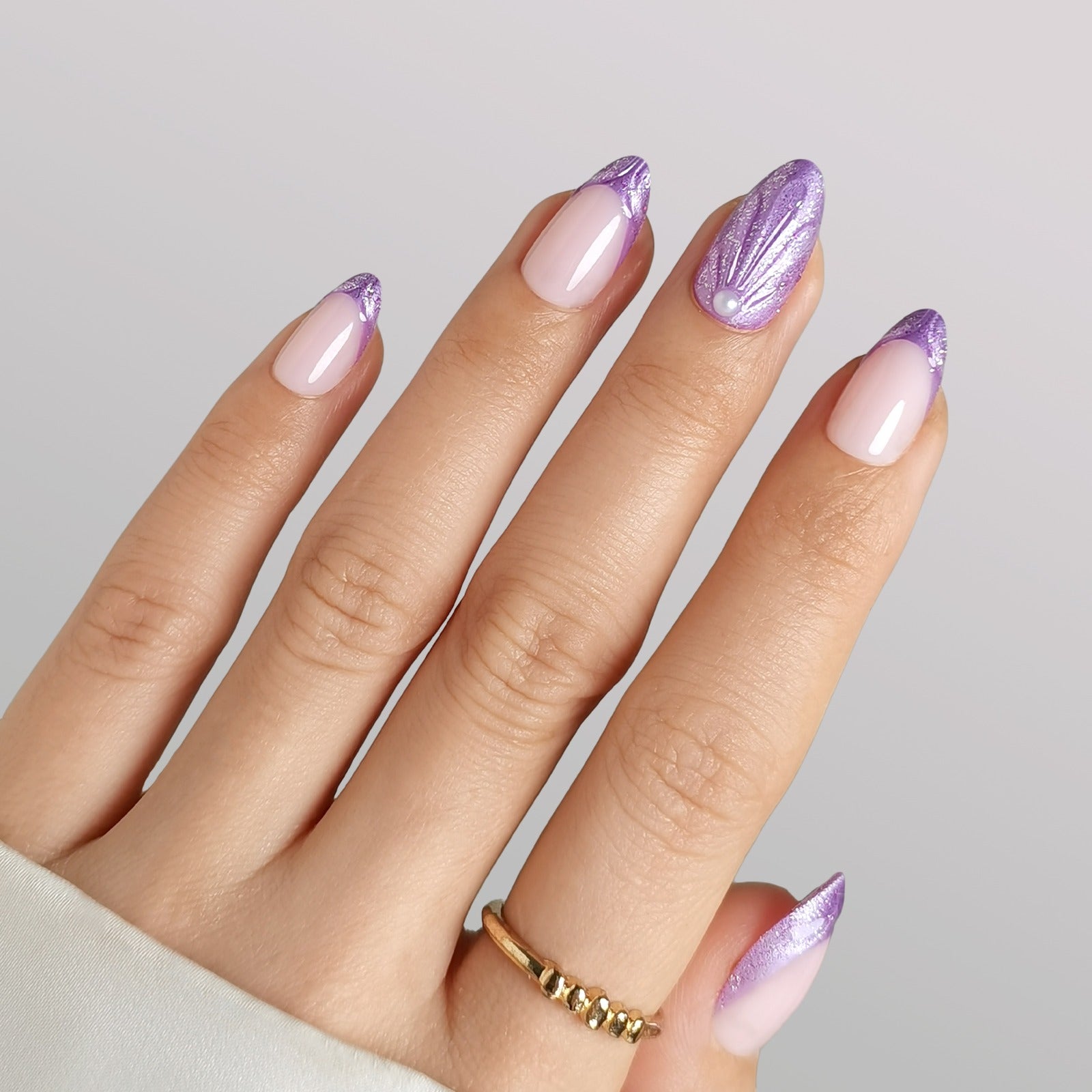Mermaid Pearl - Short Almond - Pure Gel Press On